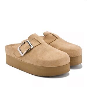 madden girl 𖤓 platform suede clog slip on shoes.